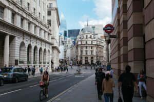 Commuting to work on the streets of London